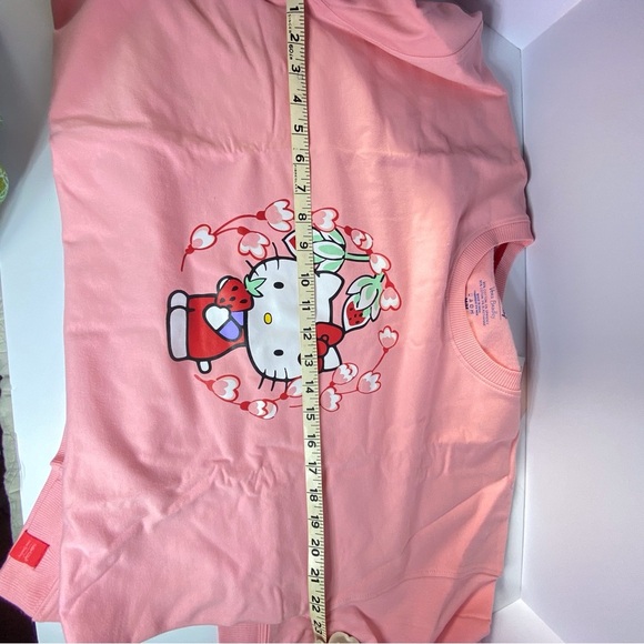 Vera Bradley Hello Kitty Colab Pink Sweatshirt long sleeve Tee - Picture 12 of 13